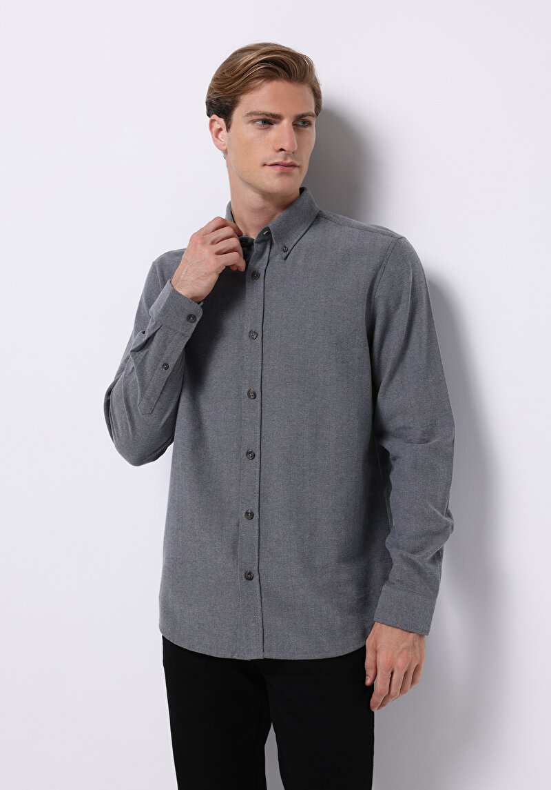 Изображение Мужская серая рубашка классического кроя с длинными рукавами