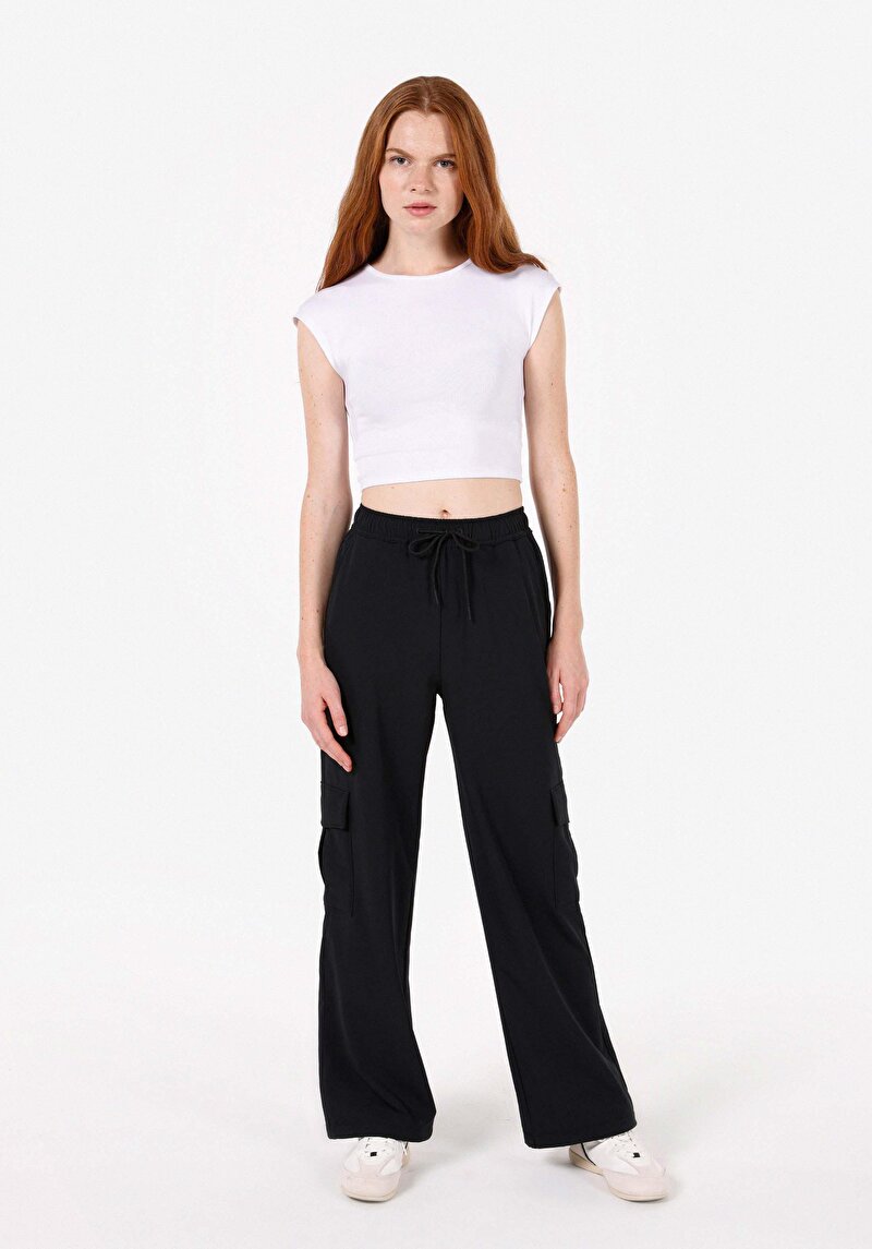 Изображение Свитер мужской черный с отложным воротником прямого кроя с жаккардовым узором