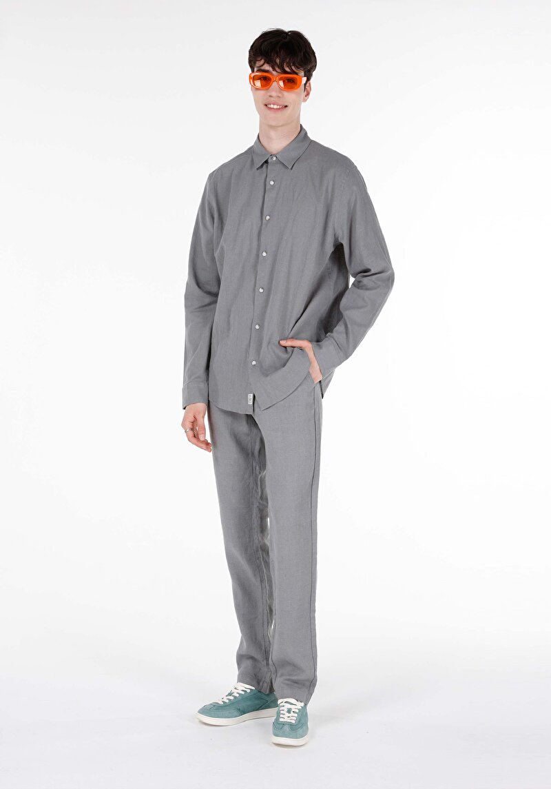 Изображение Мужские зелёные брюки прямого кроя, средней посадки