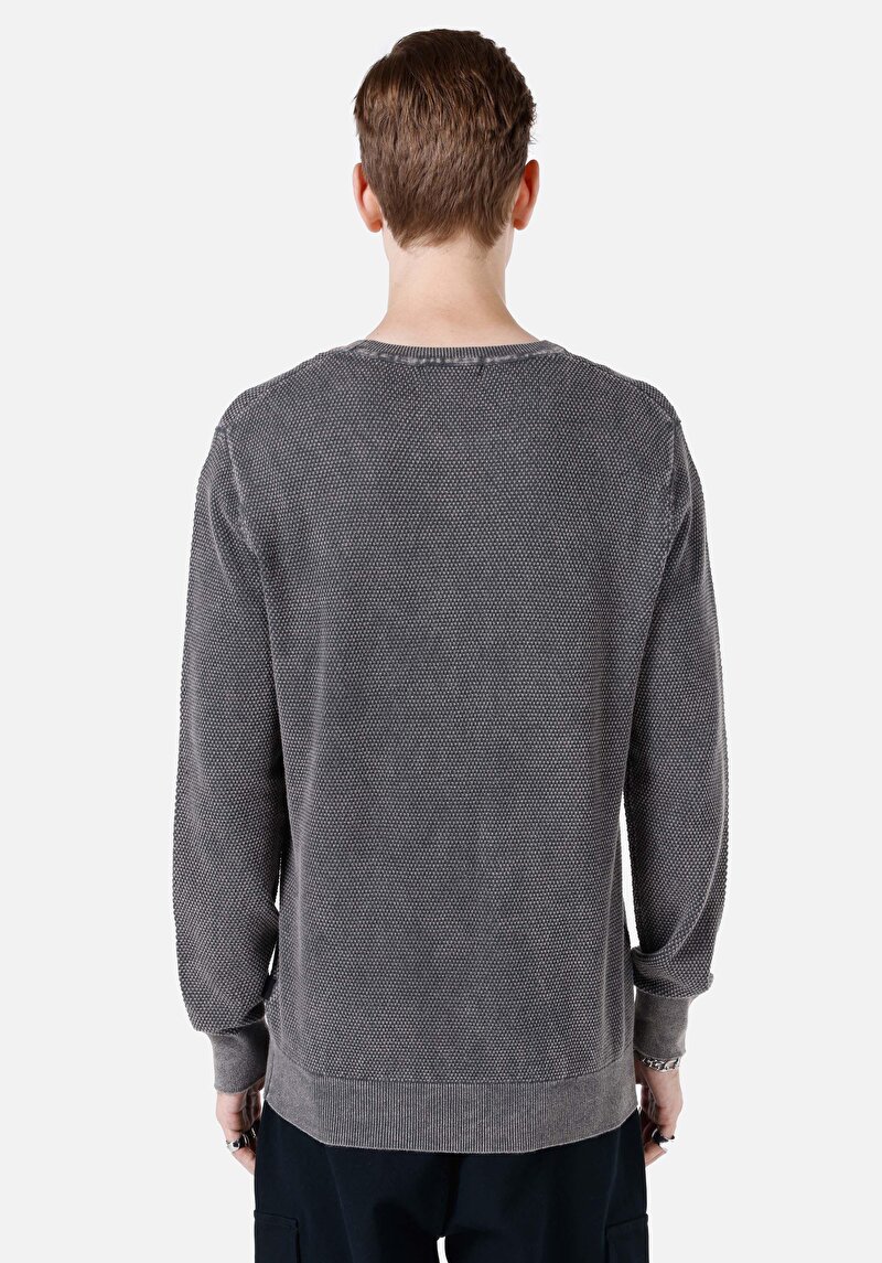 Показать информацию о Мужской жаккардовый свитер антрацитового цвета с круглым вырезом