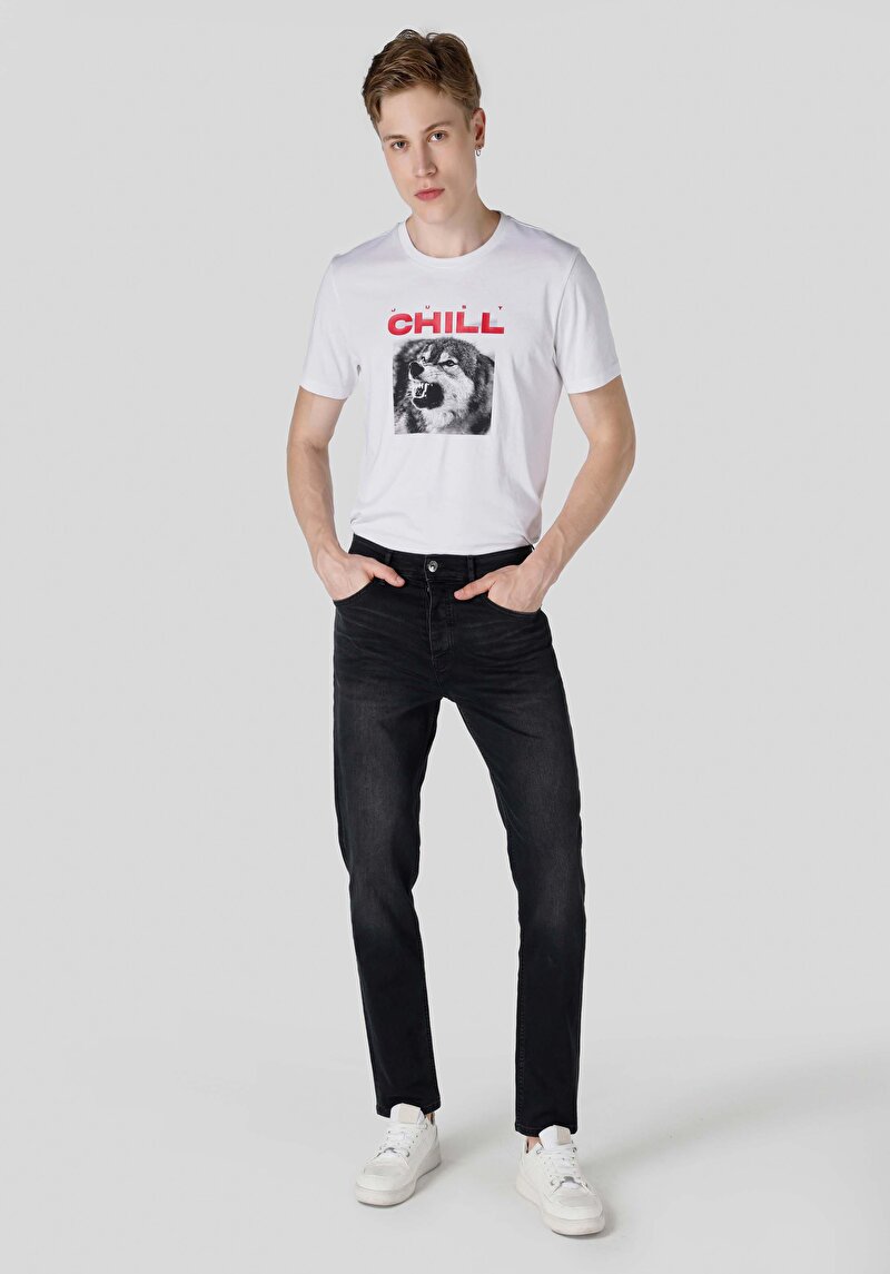 Изображение Мужские чёрные джинсы прямого кроя со средней посадкой