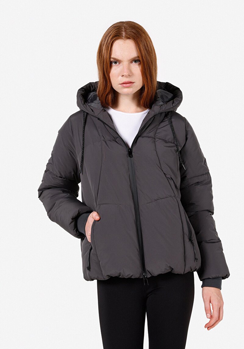 Изображение Женское антрацитовое пальто с капюшоном