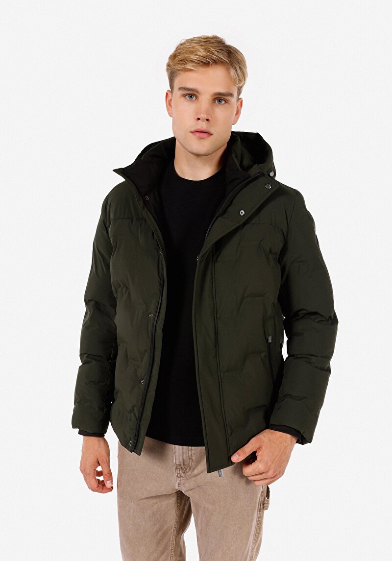 Изображение Мужское зеленое пальто прямого кроя