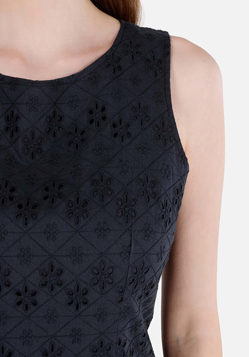 Показать информацию о Женское платье темно-синего цвета, приталенного кроя