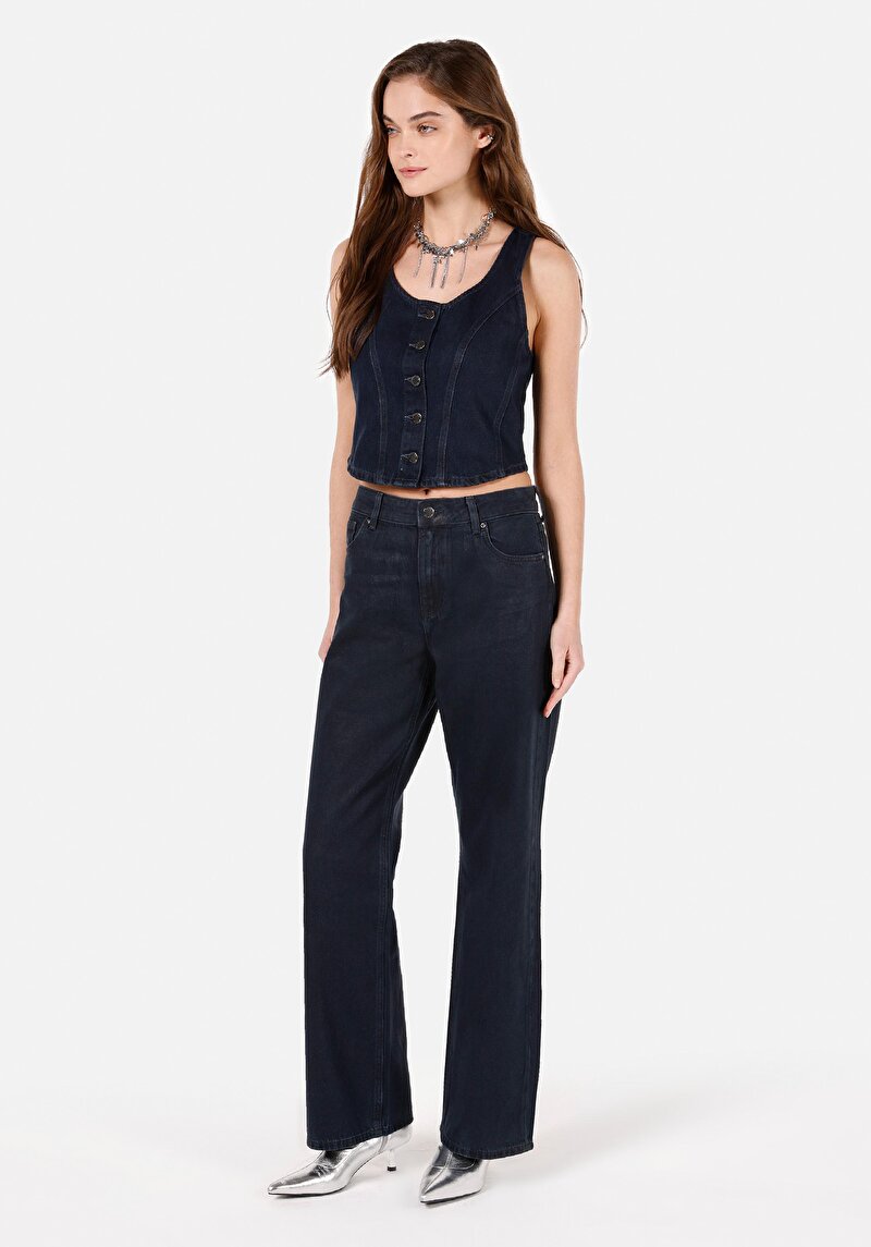 Изображение Женские джинсы цвета тёмного индиго, стандартного кроя