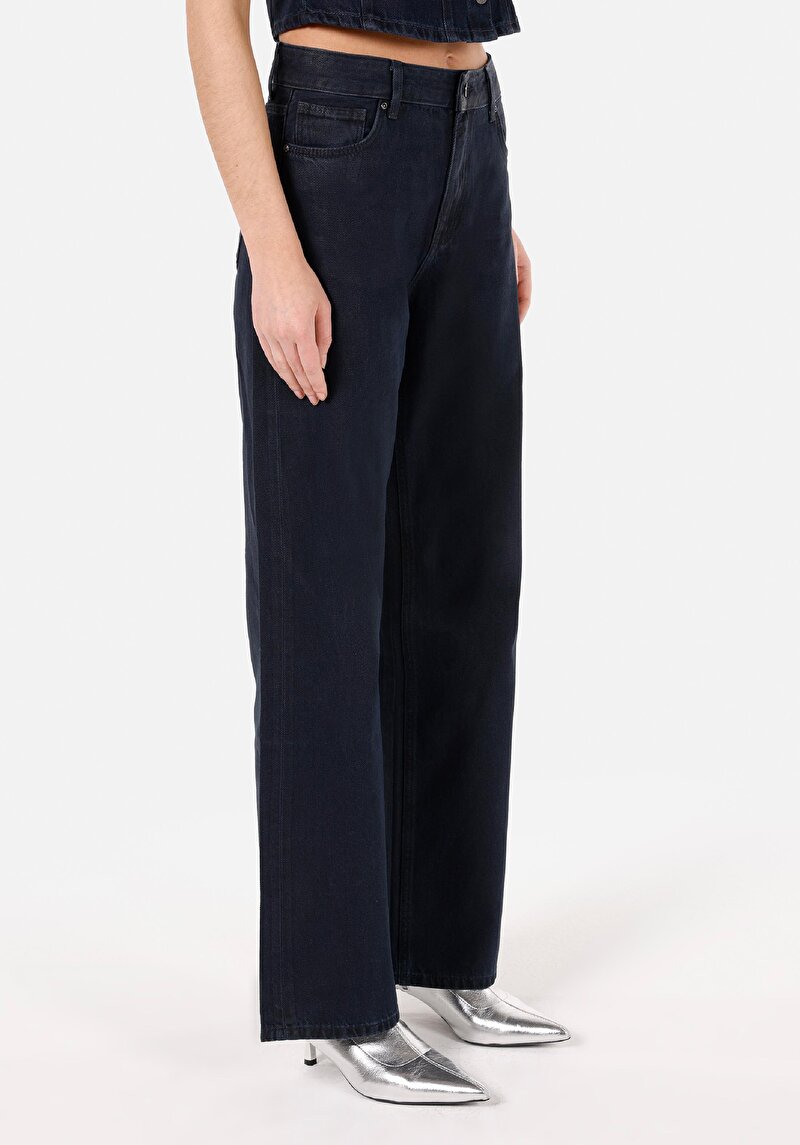 Показать информацию о Женские джинсы цвета тёмного индиго, стандартного кроя