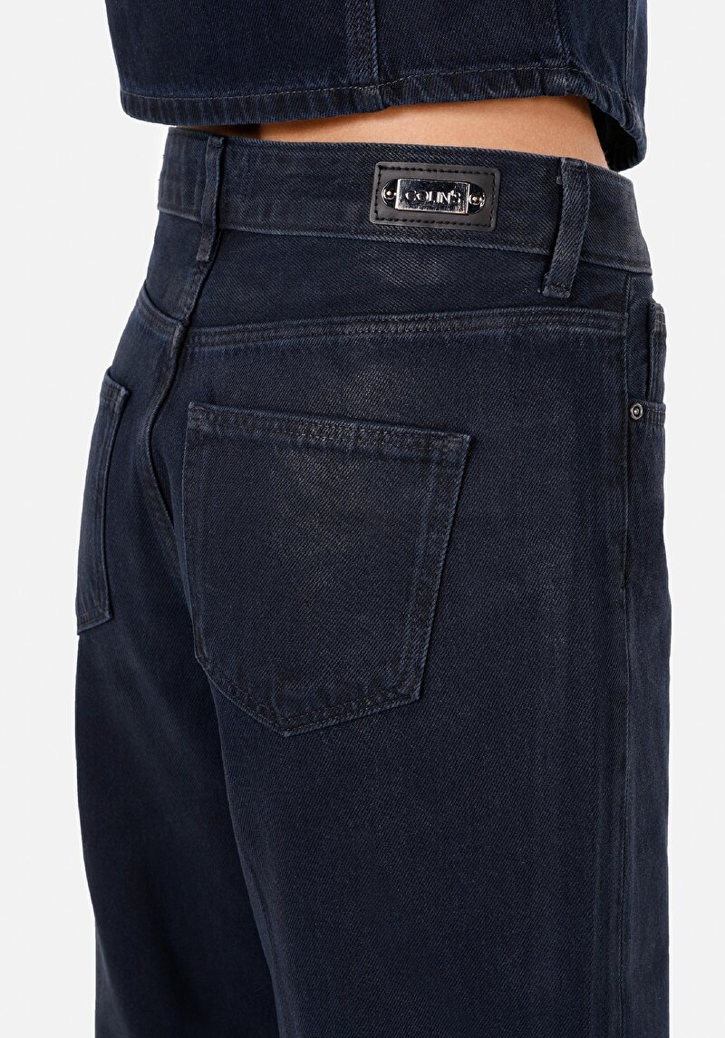 Показать информацию о Женские джинсы цвета тёмного индиго, стандартного кроя