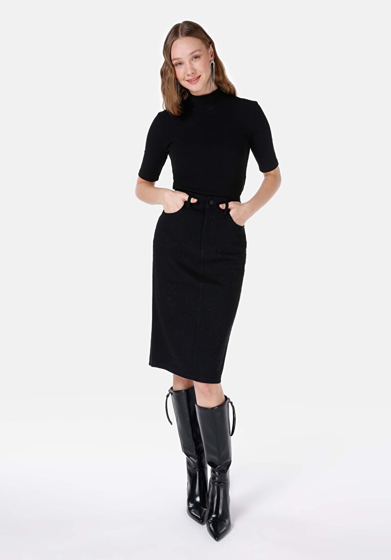 Изображение Женская тёмно-синяя юбка стандартного кроя на пуговицах