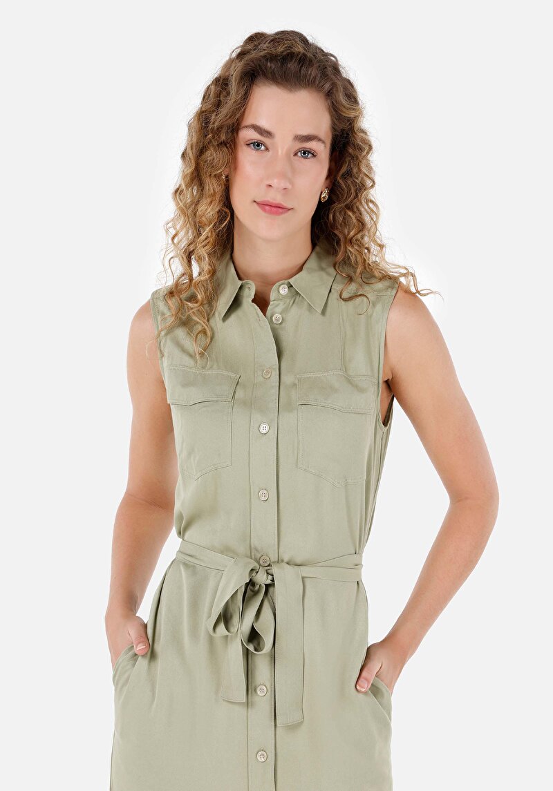 Показать информацию о Женское зеленое платье приталенного кроя