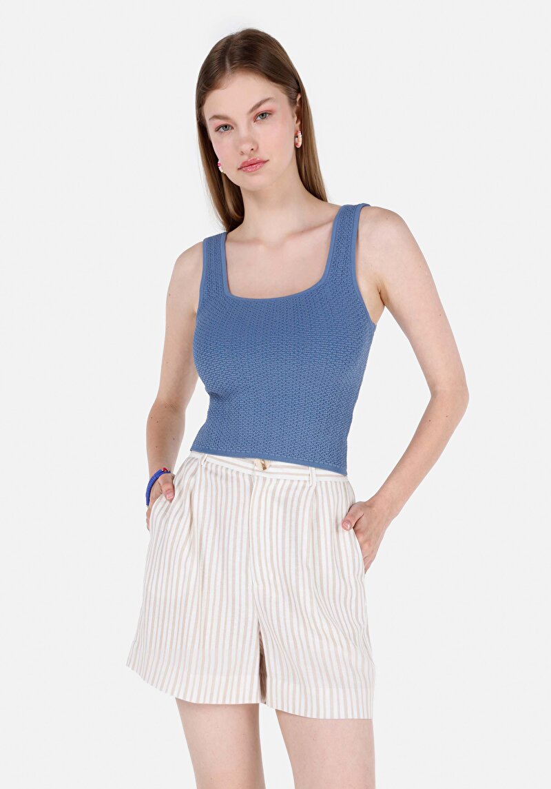 Изображение Женский синий свитер приталенного кроя