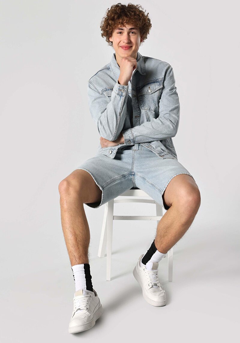 Изображение Мужская синяя куртка стандартного кроя на молнии без подкладки