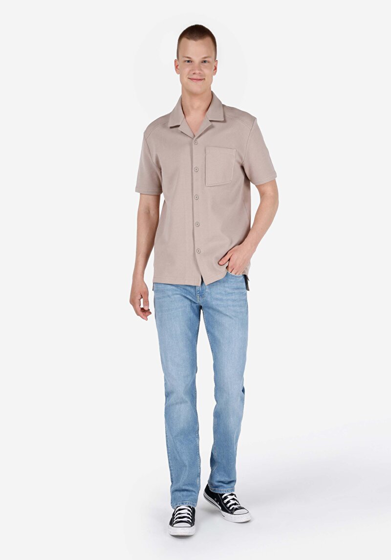 Изображение Мужские джинсы цвета индиго стандартного кроя