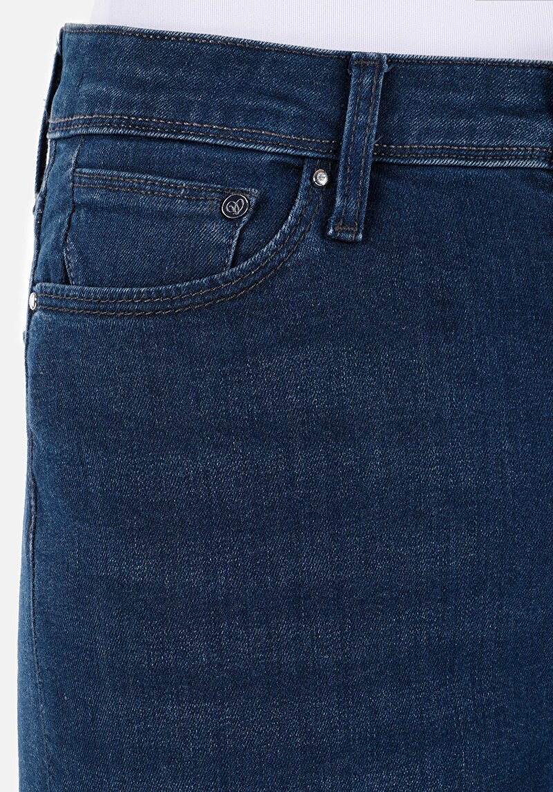 Показать информацию о Женские джинсы тёмно-индиго цвета приталенного кроя