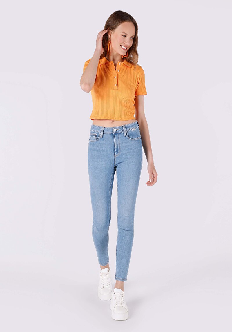 Показать информацию о Женские узкие джинсы цвета индиго облегающего кроя со средней посадкой