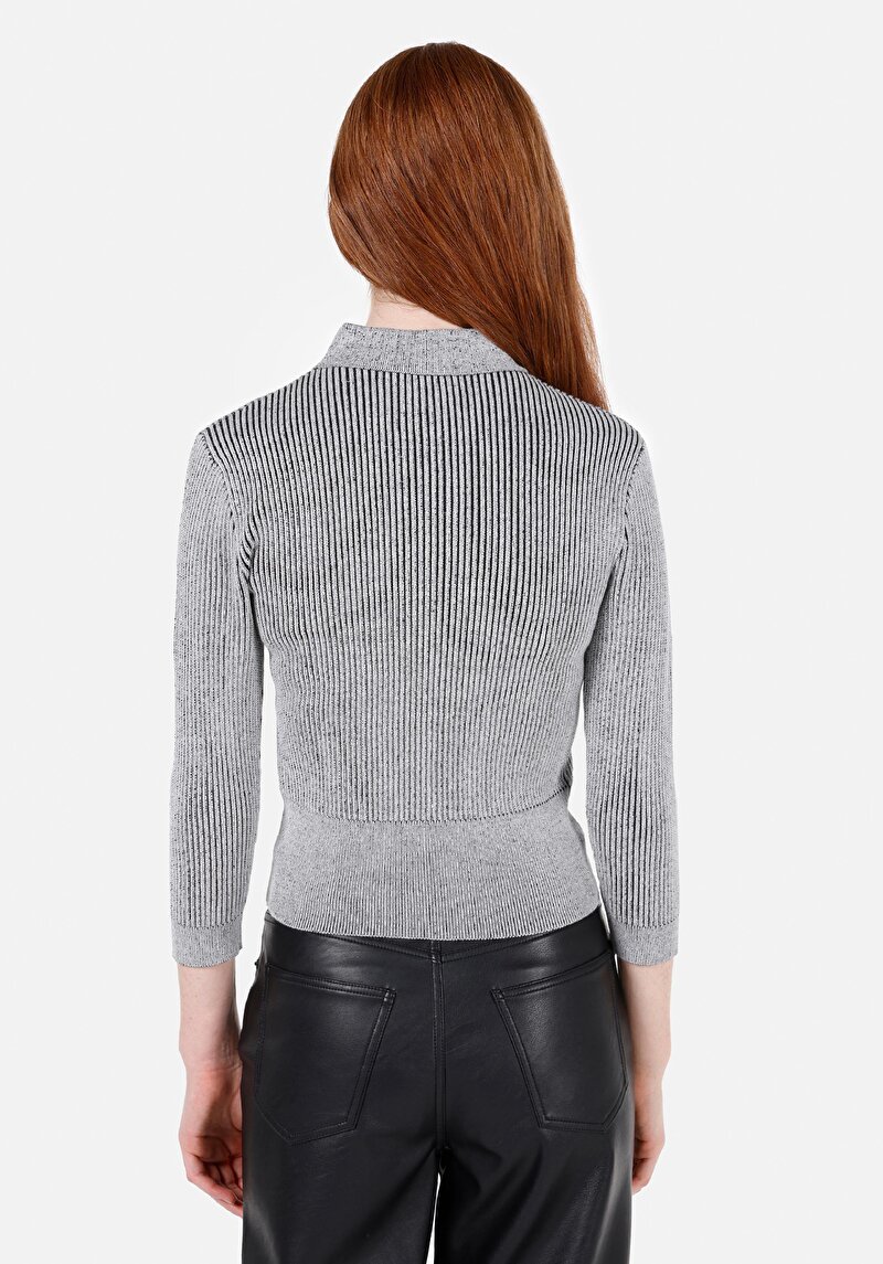 Показать информацию о Женский свитер