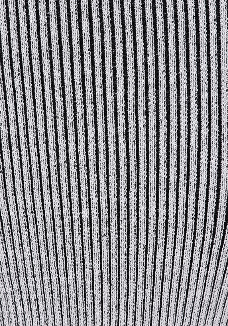 Показать информацию о Женский свитер