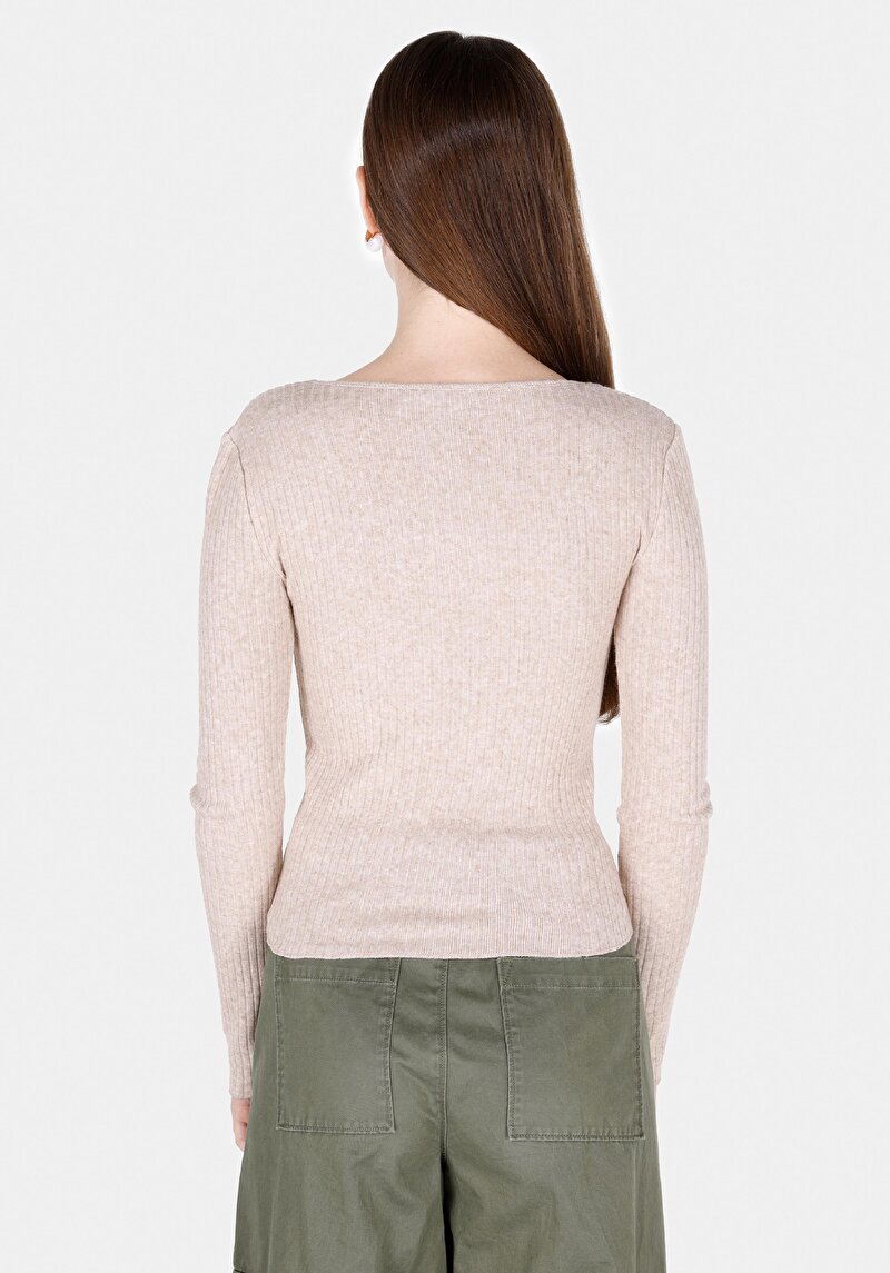 Показать информацию о Женский свитер