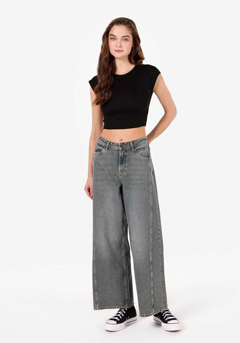 Изображение Женские джинсы цвета индиго стандартного кроя