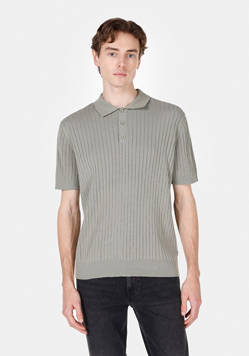 Изображение Мужской свитер с коротким рукавом