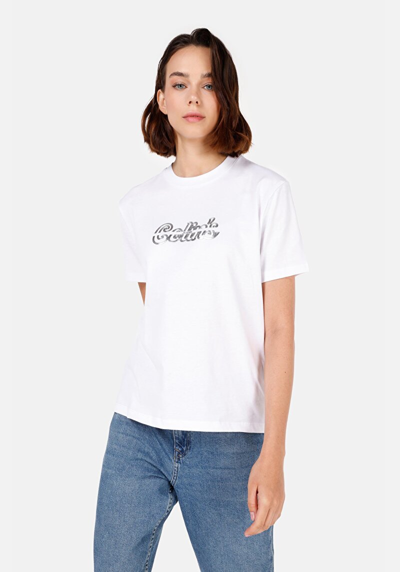 Показать информацию о Женская белая футболка стандартного кроя с коротким рукавом, круглым вырезом и принтом