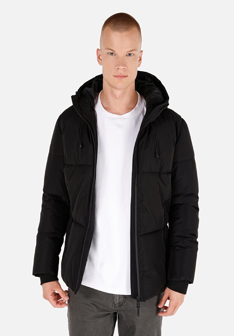 Изображение Мужское черное пальто slim fit