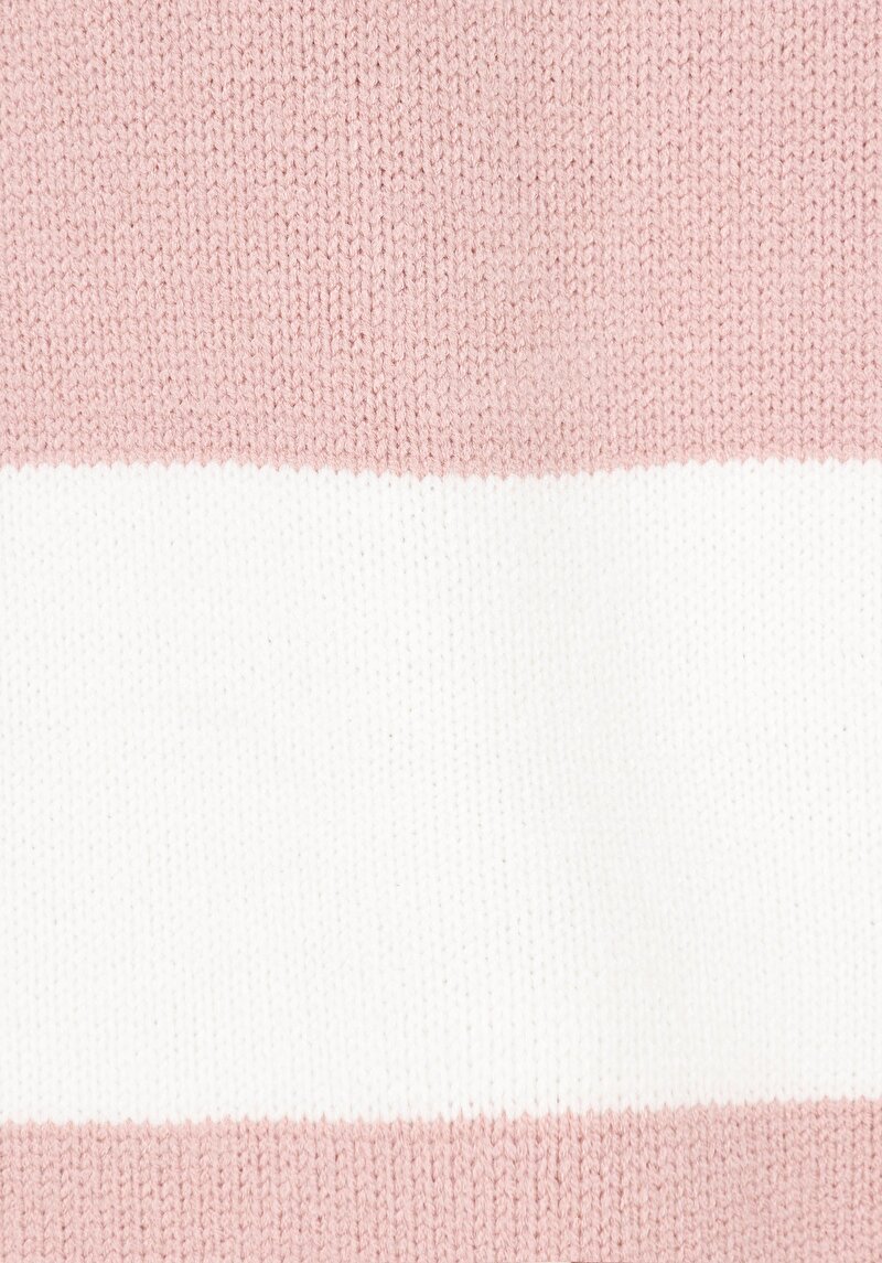 Показать информацию о Жен. Свитеры