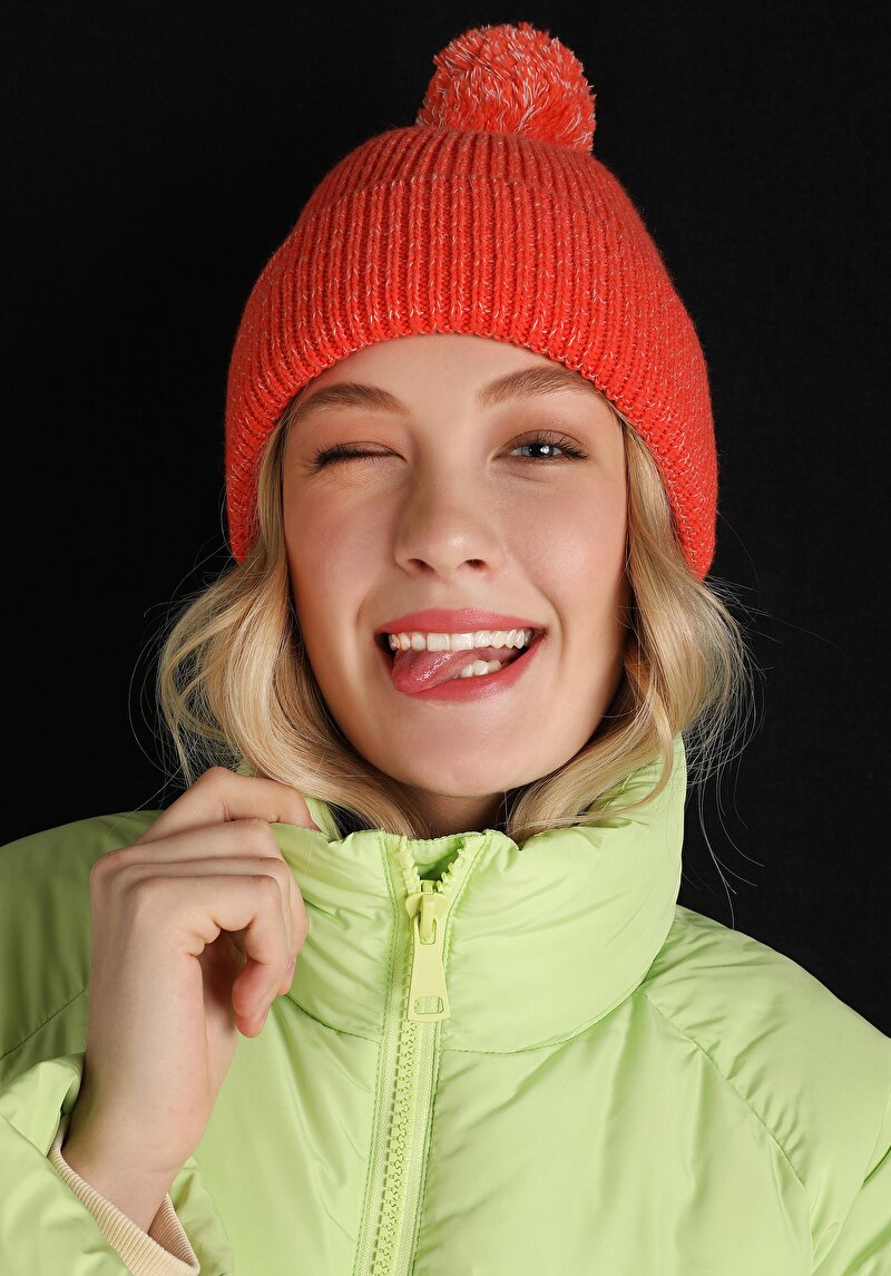 Изображение Женская шапка