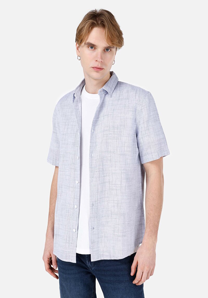 Изображение Мужская синяя рубашка стандартного кроя с короткими рукавами