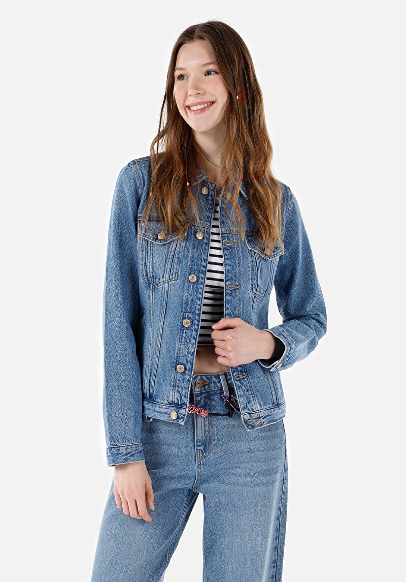 Изображение Женский синий пиджак приталенный без пуговиц без подкладки