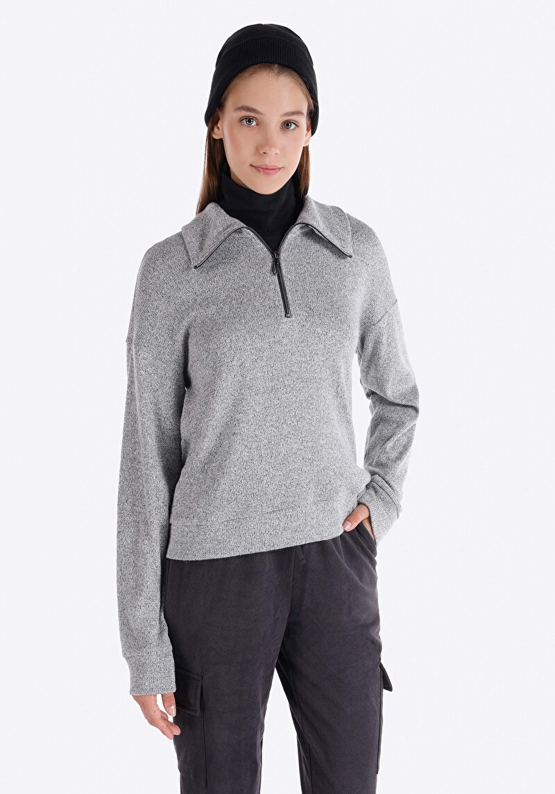 Изображение Женская серая футболка прямого кроя на молнии с длинным рукавом