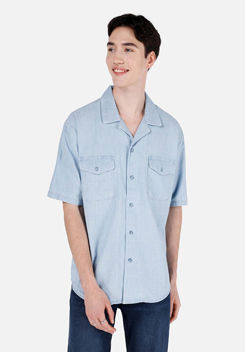 Изображение Мужская синяя рубашка оверсайз, с короткими рукавами