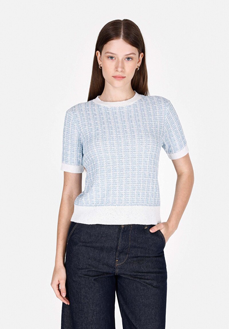 Изображение Женский свитер с коротким рукавом