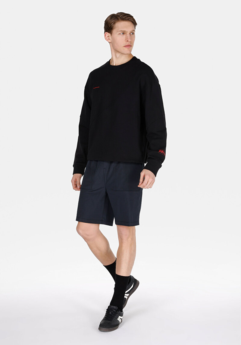 Изображение Мужские черные шорты прямого кроя, средней посадки
