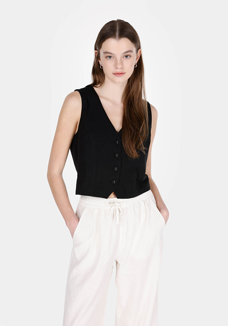 Изображение Женская чёрная рубашка обычного кроя