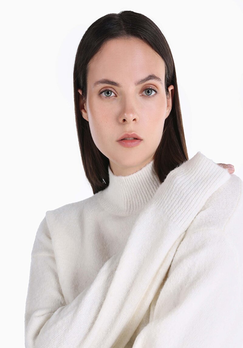 Показать информацию о Женский свитер