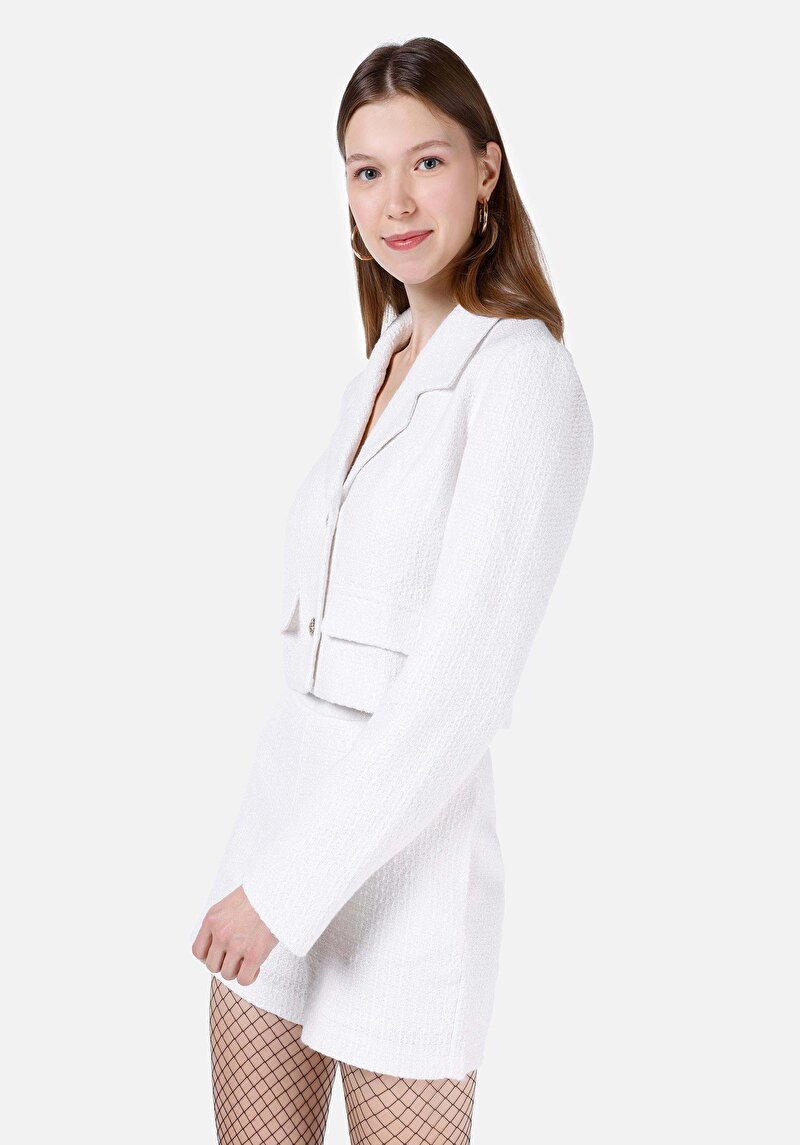 Изображение Женский белый пиджак приталенного кроя