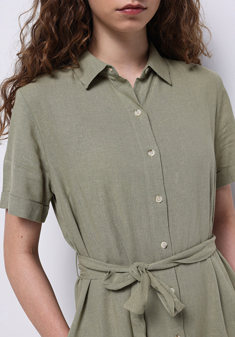 Показать информацию о Женское зелёное платье стандартного кроя