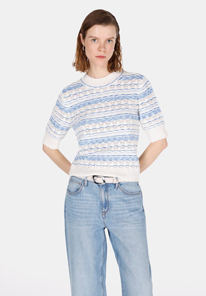 Изображение Женский свитер с коротким рукавом