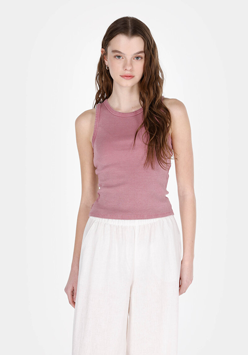 Изображение Женская приталенная майка розовая