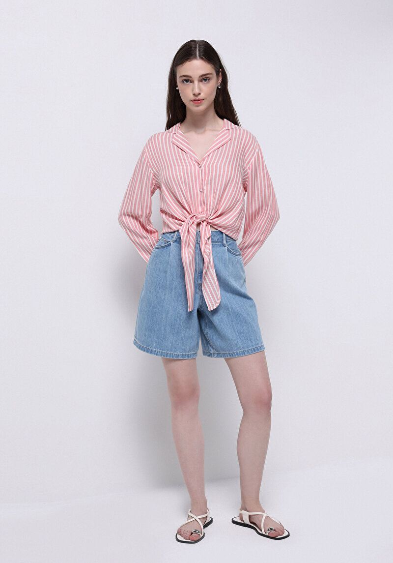 Изображение Женские джинсовые шорты цвета индиго, свободного кроя, с высокой талией