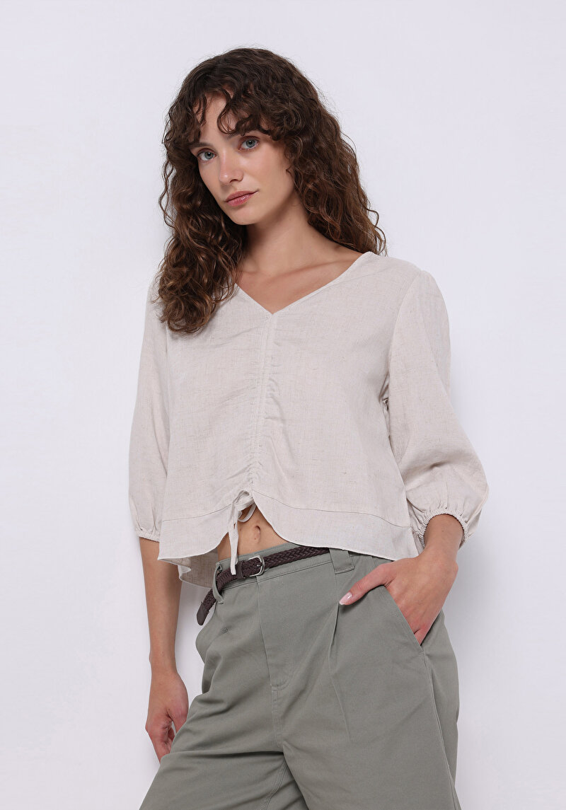 Изображение Женская бежевая рубашка обычного кроя