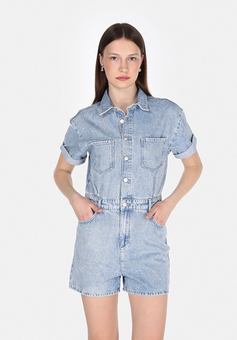 Изображение Женские джинсовые шорты цвета индиго прямого кроя с высокой посадкой