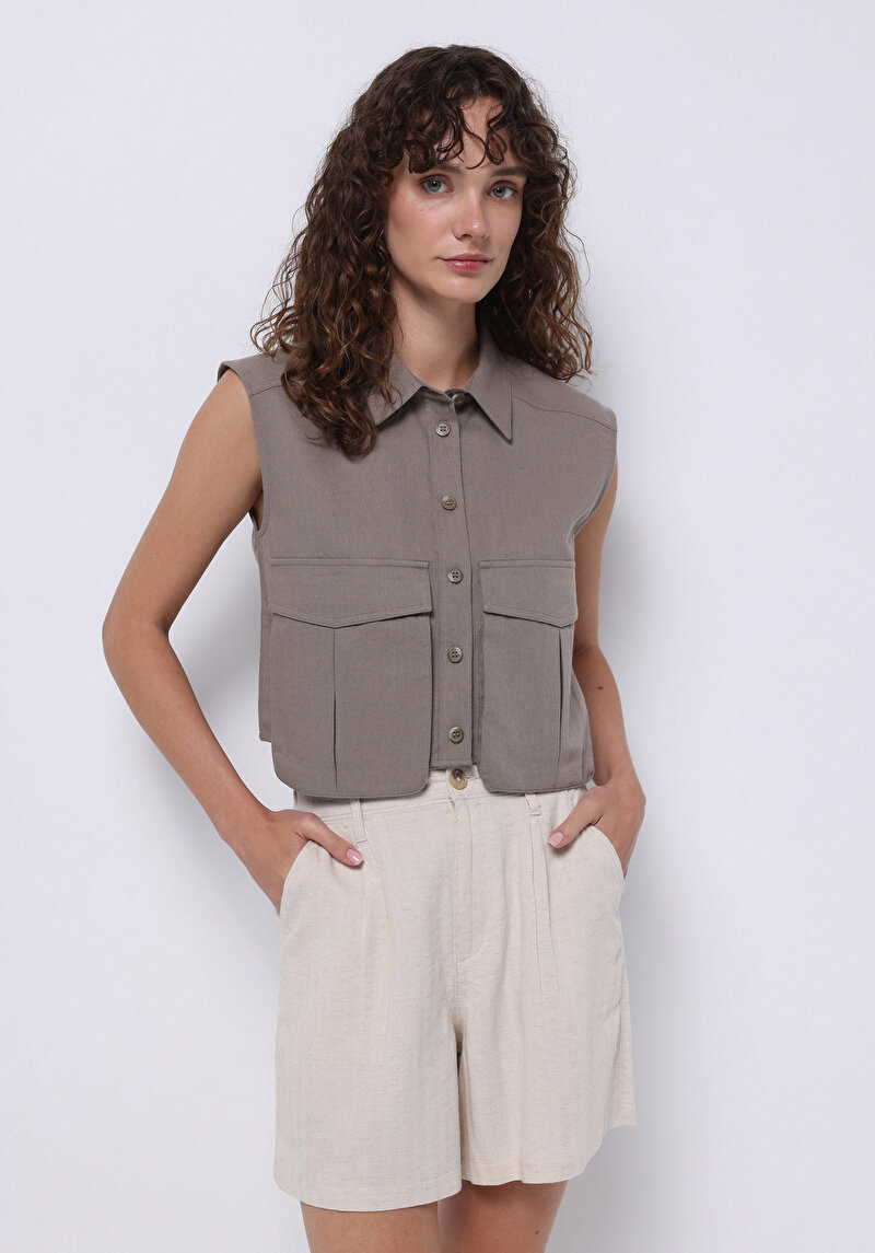 Изображение Женская зеленая рубашка стандартного кроя