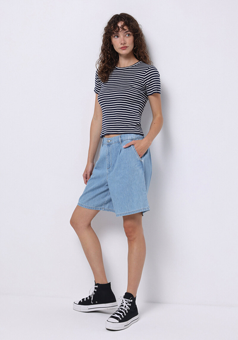 Изображение Женские серые джинсовые шорты свободного кроя, с высокой талией