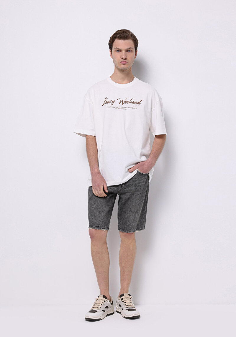 Изображение Мужские черные джинсовые шорты средней посадки, прямого кроя