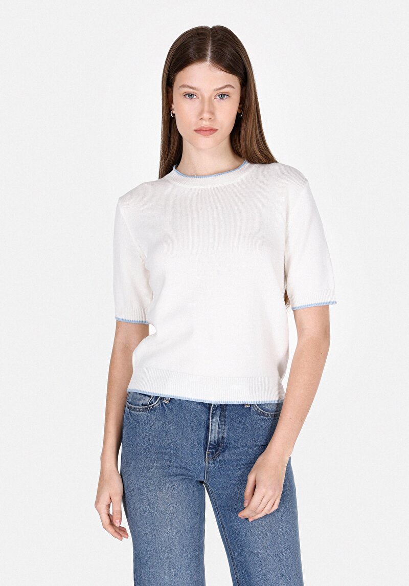 Изображение Женский свитер с коротким рукавом