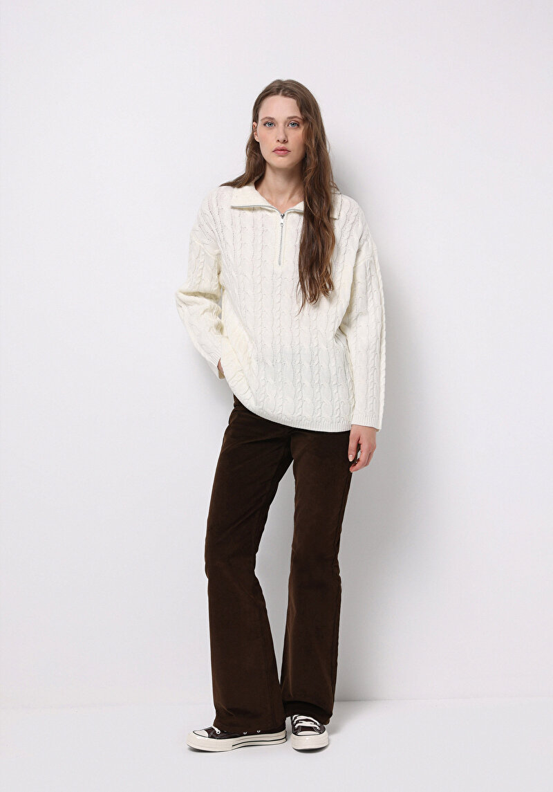 Изображение Женский Бледно-желтый Свитер Длинный Рукав Воротник На Молнии Акрил Oversize