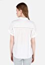 thumb-Показать информацию о Женская белая рубашка стандартного кроя с коротким рукавом