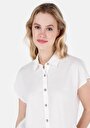 thumb-Показать информацию о Женская белая рубашка стандартного кроя с короткими рукавами